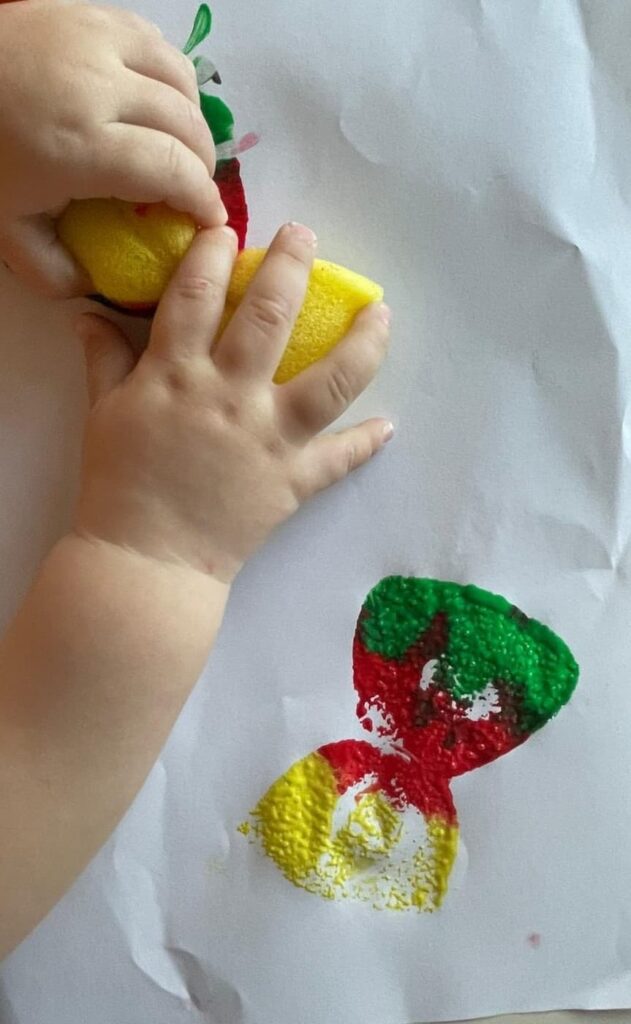 easy sponge painting activity for toddlers