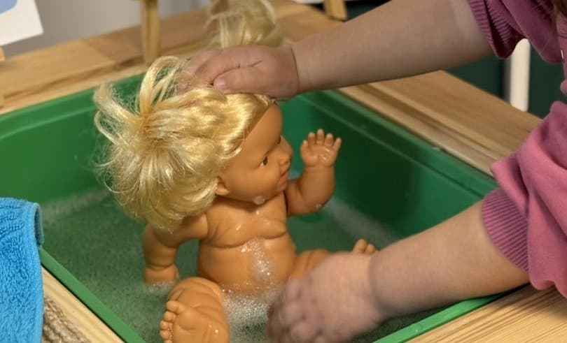 Simple Pretend Play Ideas for Toddlers: Baby Doll Bath Activity
