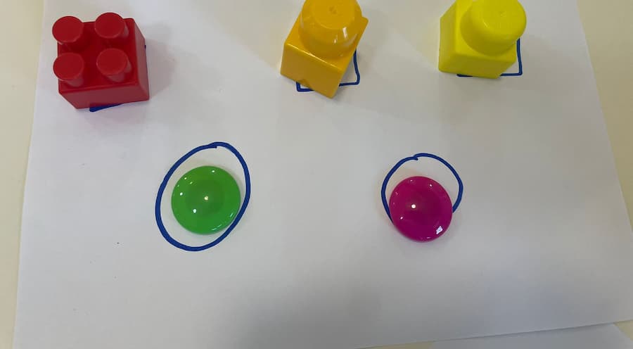 easy shape matching activity for toddlers 