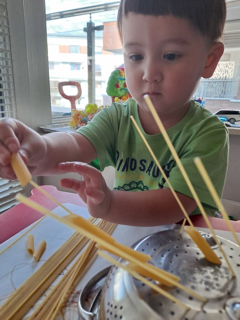 toddler fine motor activity