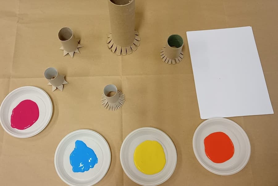painting with toilet paper rolls