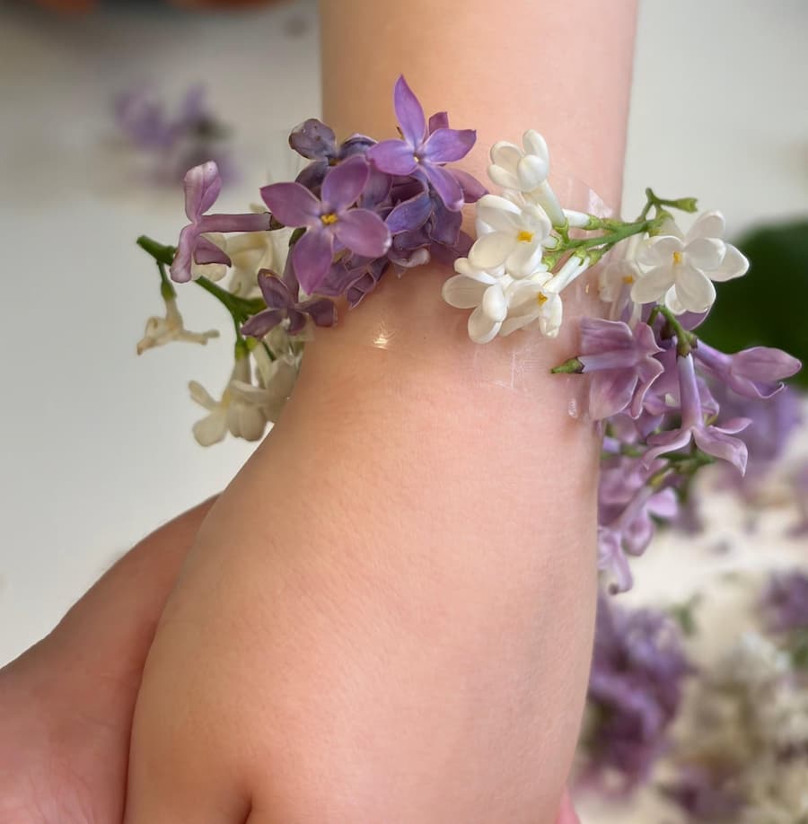 Nature Bracelets Kids Will Love: Easy Spring Flower Craft for Toddlers