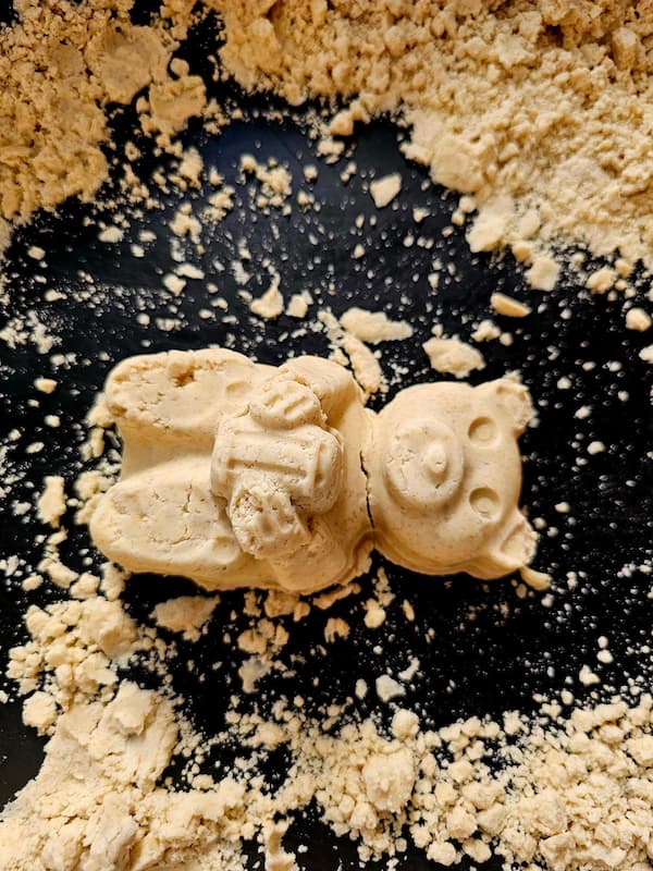 Moon Sand Recipe (Easy 2-Ingredient Sensory Play for Kids)