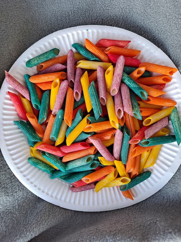 How to Dye Pasta
