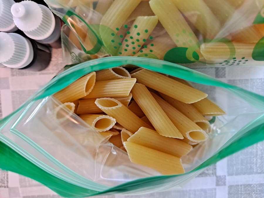 How to Dye Pasta