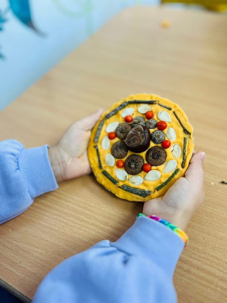 Autumn playdough activities