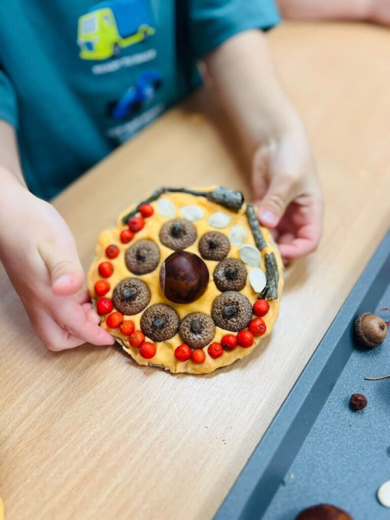 Autumn playdough activities