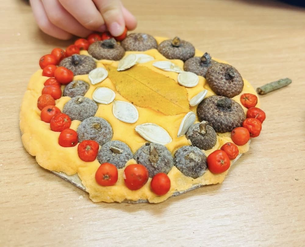 Autumn playdough activities